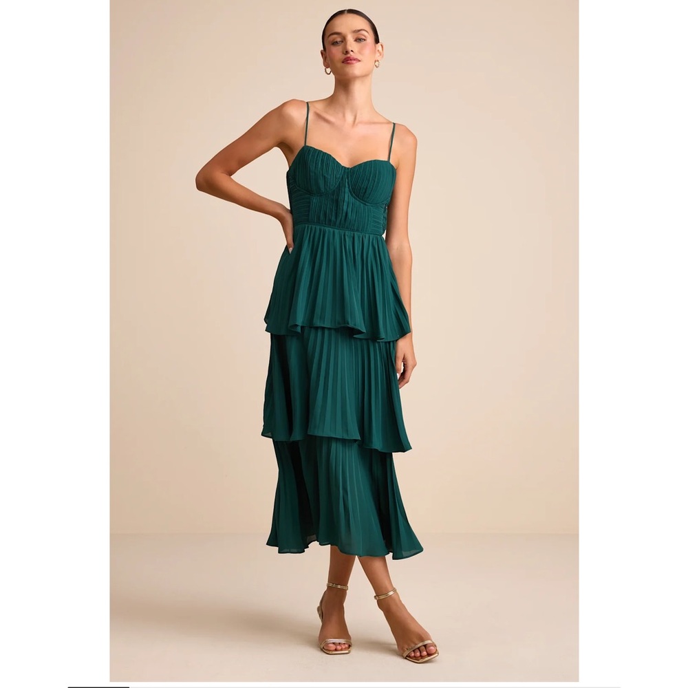 Lulu's Emerald Green Tiered Midi Dress